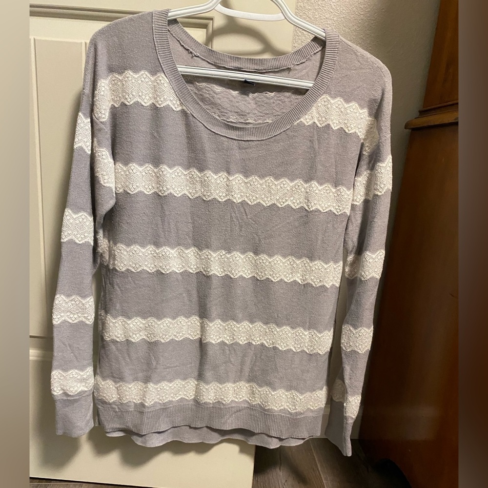 American Eagle Outfitters White Lace and Gray Sweater. Women’s Size‎ Medium.